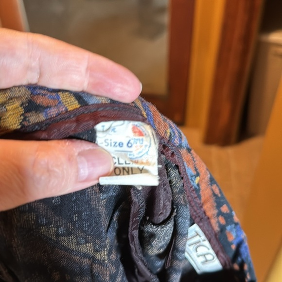 Vintage Tica Floral Midi Skirt Size 6 but fits Size 2 better - Picture 7 of 9